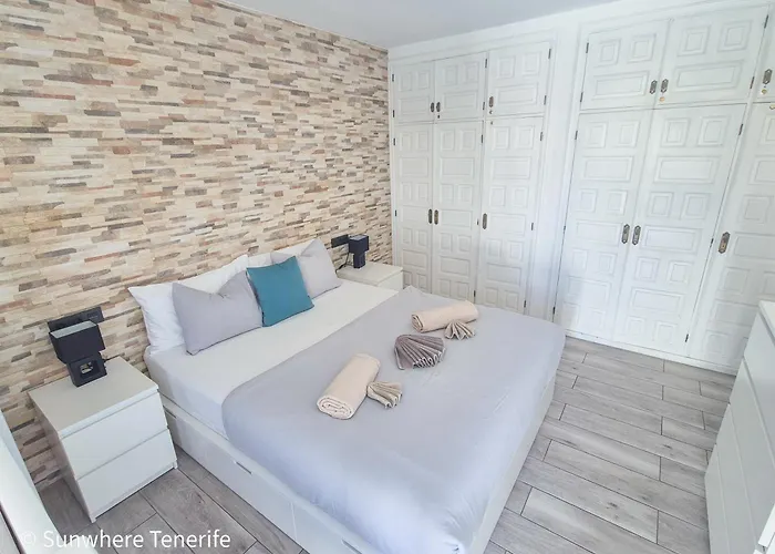 Colon Ii With Aircon, Pool Bar, Beachside - Playa De Americas Apartment *