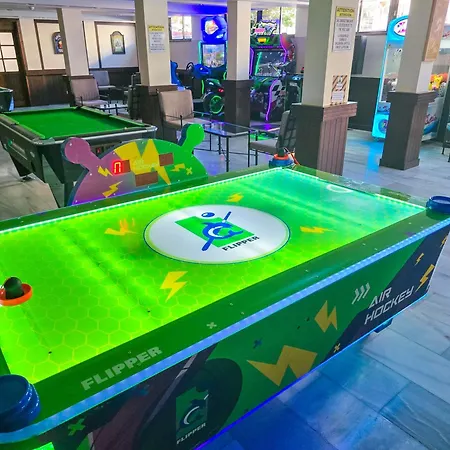 شقة Colon Ii With Aircon, Pool Bar, Beachside - Playa De Americas