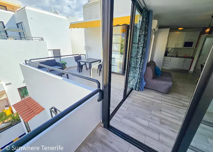 公寓 Colon Ii With Aircon, Pool Bar, Beachside - Playa De Americas