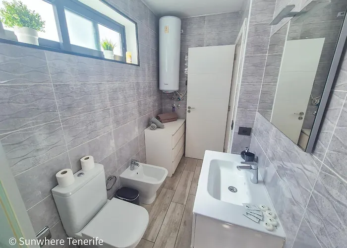 公寓 Colon Ii With Aircon, Pool Bar, Beachside - Playa De Americas